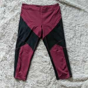 Champion red and black colorblock workout capris